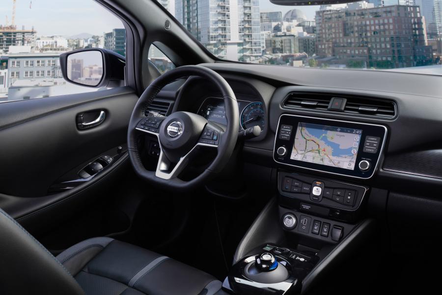 Интерьер Nissan Leaf e+ 2019 года  (NA) (фото 6 из 20)